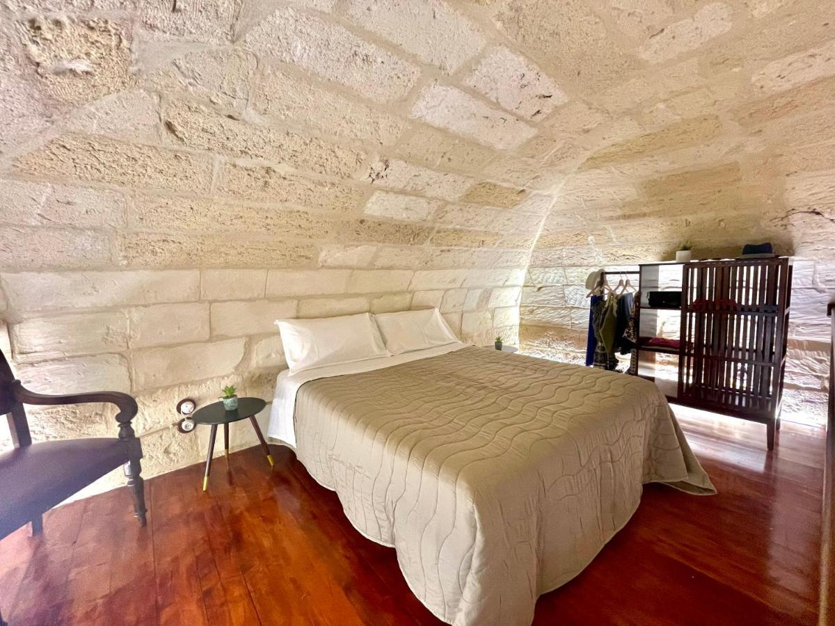 Апартаменты Vohis Luxury House - Fast Wi-Fi & Easy Parking Лечче Экстерьер фото