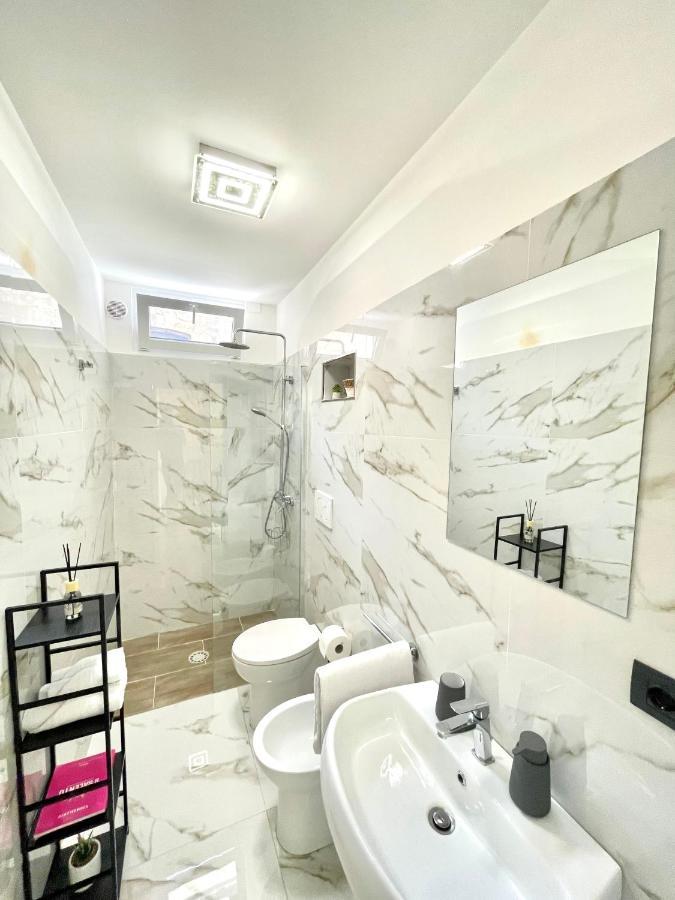Апартаменты Vohis Luxury House - Fast Wi-Fi & Easy Parking Лечче Экстерьер фото