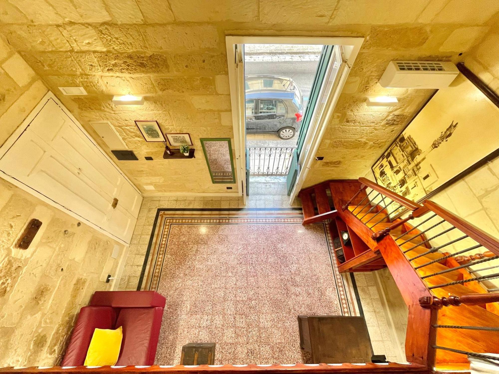 Апартаменты Vohis Luxury House - Fast Wi-Fi & Easy Parking Лечче Экстерьер фото